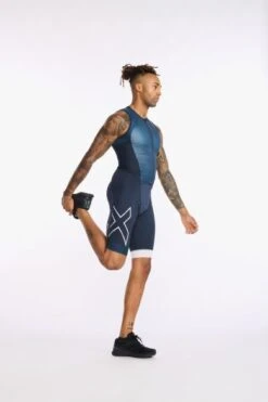 2XU Light Speed Front Zip Trisuit Mouwloos Blauw Heren 17 2XU Light Speed Front Zip Trisuit Mouwloos Blauw Heren -Sport Uitgebreide Kleding Winkel 2xu heren trisuits mt6660d out wht 06