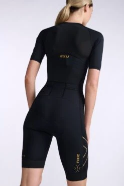 2XU Light Speed Trisuit Korte Mouw Zwart Dames -Sport Uitgebreide Kleding Winkel 2xu light speed sleeved trisuit korte mouw wt7018d blk gld 023