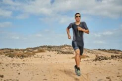 Zone3 Aquaflo Plus Korte Mouw Trisuit Zwart Heren -Sport Uitgebreide Kleding Winkel aquaflo 25copy