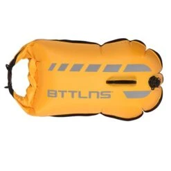 BTTLNS Tethys 1.0 Safeswimmer Zwemboei 35 Liter Geel -Sport Uitgebreide Kleding Winkel bttlns buoy tethys yellow low 04