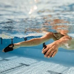 Finis Instinct Sculling Handpeddels Zwart -Sport Uitgebreide Kleding Winkel instinct sculling paddle black 3